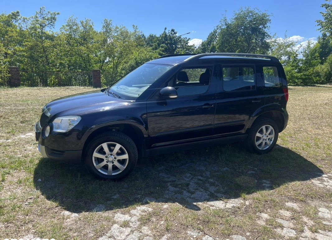 Skoda Yeti cena 26900 przebieg: 239000, rok produkcji 2012 z Radków małe 254